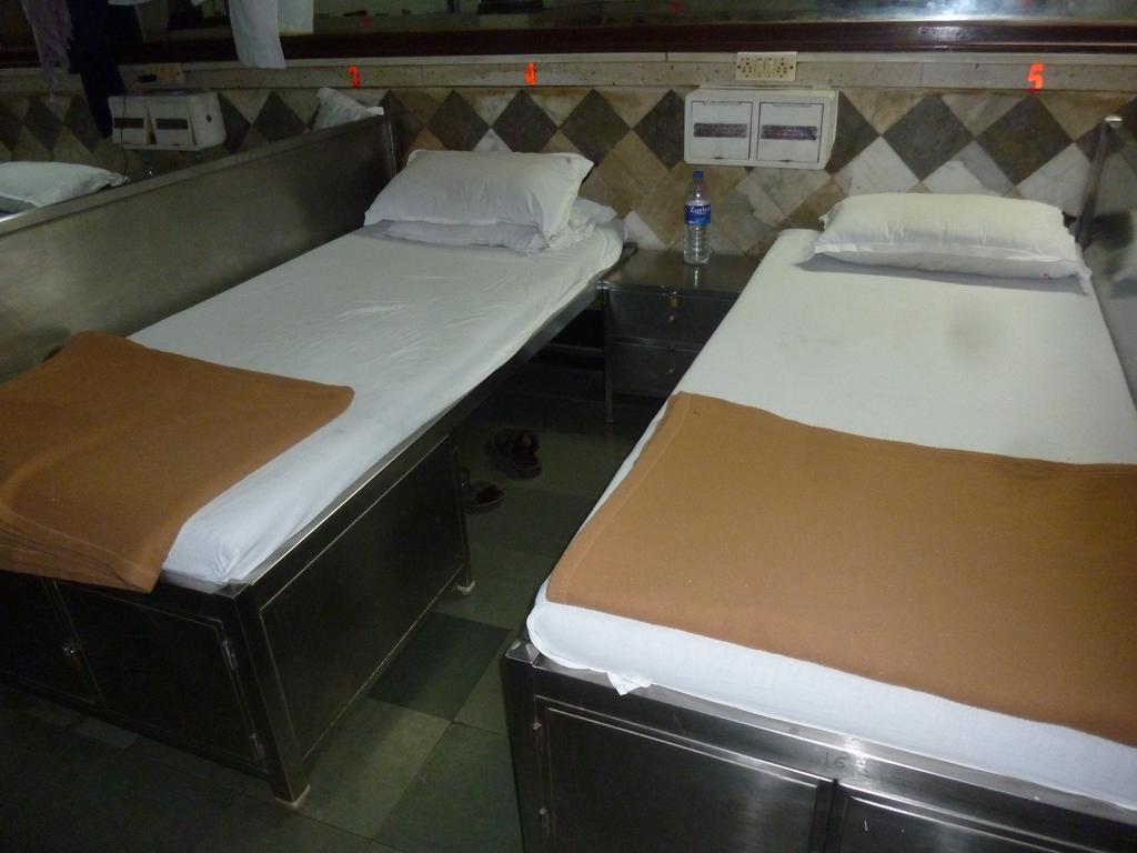 Yadgar Guest House 孟买 外观 照片
