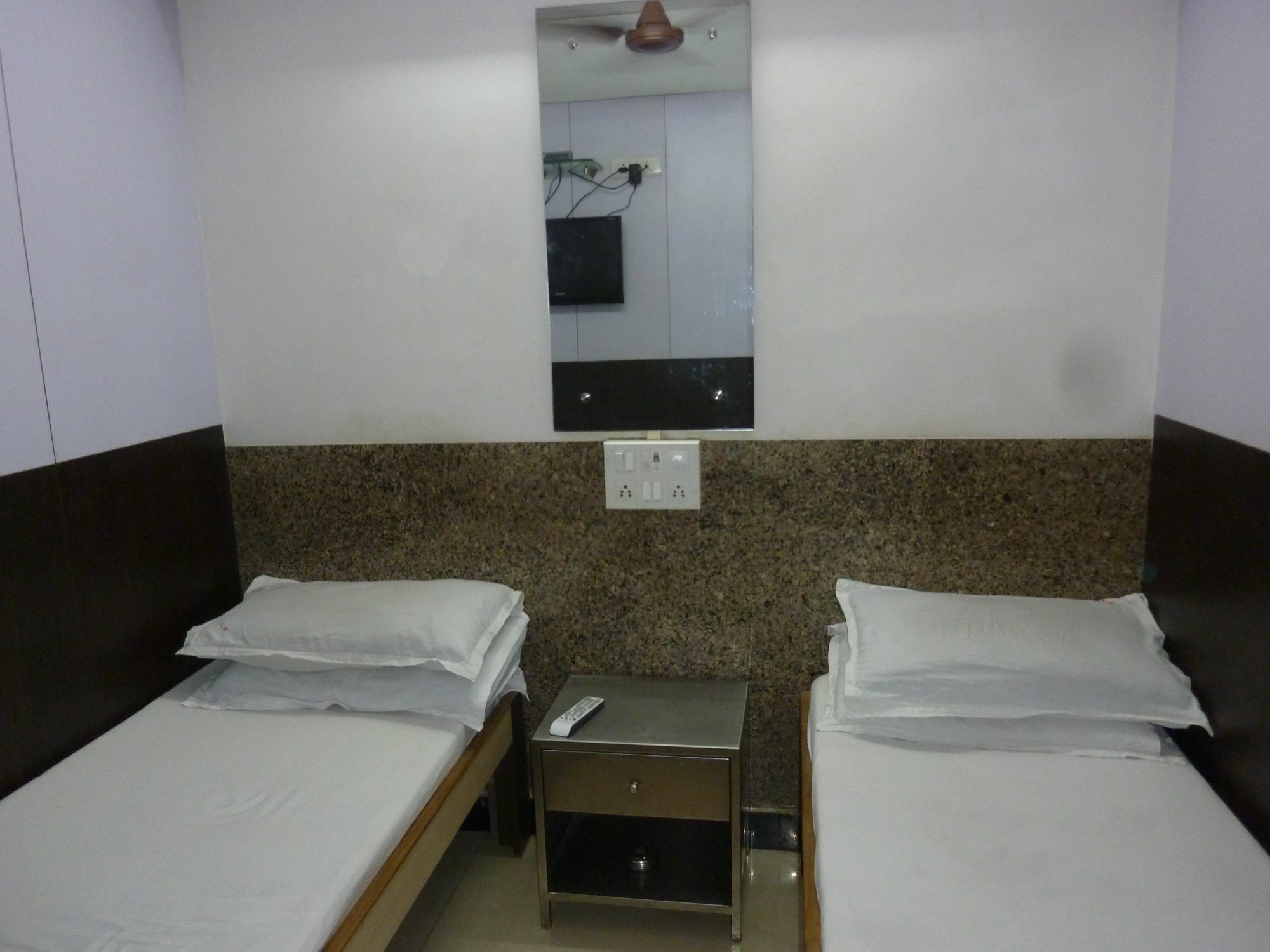Yadgar Guest House 孟买 外观 照片